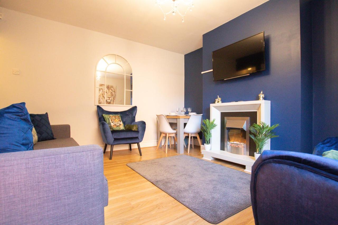 Lord Street - 2 Beautiful Apartments - Sleep Up To 14 Guests - By Rework Accommodation Chester Exterior photo